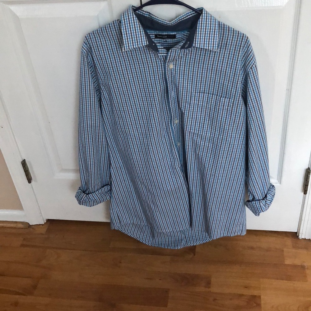 Large Men’s VanHeusan Button Down